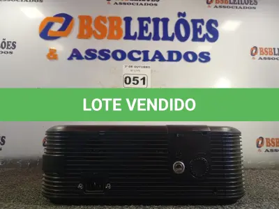 LOTE 051 - 01 PROJETOR MULTIMIDIA MARCA DIEBLOLD. (NO ESTADO) ATENÇÃO! FAZER A VISITAÇÃO ANTES DE ARREMATAR, NÃO SABEMOS SE FUNCIONA. LEILÃO NÃO TEM GARANTIA E NEM DEVOLUÇÃO, SUJEITO A POSSÍVEIS AVARIAS VISÍVEIS/OCULTAS E/OU AUSÊNCIA DE COMPONENTES.
