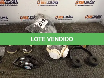 LOTE 019 - 01 LOTE COM VÁRIOS FONES DE OUVIDO MARCAS E MODELOS DIVERSOS. (NO ESTADO) ATENÇÃO! FAZER A VISITAÇÃO ANTES DE ARREMATAR, NÃO SABEMOS SE FUNCIONA. LEILÃO NÃO TEM GARANTIA E NEM DEVOLUÇÃO, SUJEITO A POSSÍVEIS AVARIAS VISÍVEIS/OCULTAS E/OU AUSÊNCIA DE COMPONENTES.