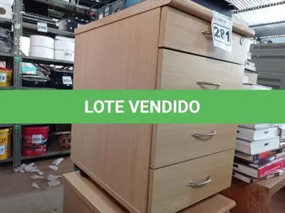 LOTE 281 - 02 GAVETEIROS SENDO 01 COM 04 GAVETAS. (NO ESTADO) ATENÇÃO! FAZER A VISITAÇÃO ANTES DE ARREMATAR, NÃO SABEMOS SE FUNCIONA. LEILÃO NÃO TEM GARANTIA E NEM DEVOLUÇÃO, SUJEITO A POSSÍVEIS AVARIAS VISÍVEIS/OCULTAS E/OU AUSÊNCIA DE COMPONENTES.