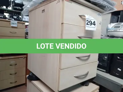 LOTE 294 - 02 GAVETEIROS COM 04 GAVETAS. (NO ESTADO) ATENÇÃO! FAZER A VISITAÇÃO ANTES DE ARREMATAR, NÃO SABEMOS SE FUNCIONA. LEILÃO NÃO TEM GARANTIA E NEM DEVOLUÇÃO, SUJEITO A POSSÍVEIS AVARIAS VISÍVEIS/OCULTAS E/OU AUSÊNCIA DE COMPONENTES.