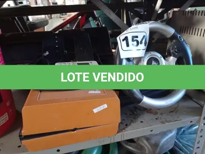 LOTE 154 - 01 VOLANTE COM PEDAIS PARA VIDEOGAME, 01 MAQUININHA DE CARTÃO E 01 TOCA DISCOS ANTIGO. (NO ESTADO) ATENÇÃO! FAZER A VISITAÇÃO ANTES DE ARREMATAR, NÃO SABEMOS SE FUNCIONA. LEILÃO NÃO TEM GARANTIA E NEM DEVOLUÇÃO, SUJEITO A POSSÍVEIS AVARIAS VISÍVEIS/OCULTAS E/OU AUSÊNCIA DE COMPONENTES.