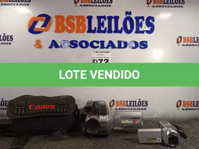 LOTE 072 - 02 FILMADORAS E 01 CÂMERA FOTOGRÁFICA DIGITAL MARCAS E MODELOS DIVERSOS. (NO ESTADO) ATENÇÃO! FAZER A VISITAÇÃO ANTES DE ARREMATAR, NÃO SABEMOS SE FUNCIONA. LEILÃO NÃO TEM GARANTIA E NEM DEVOLUÇÃO, SUJEITO A POSSÍVEIS AVARIAS VISÍVEIS/OCULTAS E/OU AUSÊNCIA DE COMPONENTES.