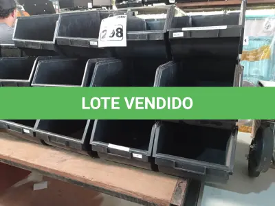 LOTE 298 - 20 CAÇAMBAS ORGANIZADORAS DE PLÁSTICO. (NO ESTADO) ATENÇÃO! FAZER A VISITAÇÃO ANTES DE ARREMATAR, NÃO SABEMOS SE FUNCIONA. LEILÃO NÃO TEM GARANTIA E NEM DEVOLUÇÃO, SUJEITO A POSSÍVEIS AVARIAS VISÍVEIS/OCULTAS E/OU AUSÊNCIA DE COMPONENTES.