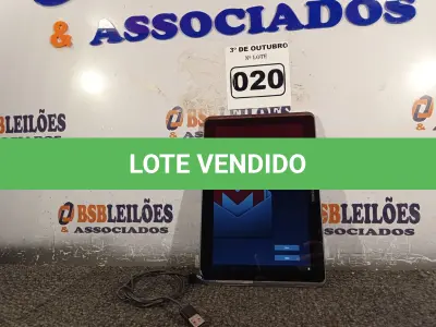 LOTE 020 - 01 TABLET SAMSUNG COM CABO. (NO ESTADO) ATENÇÃO! FAZER A VISITAÇÃO ANTES DE ARREMATAR, NÃO SABEMOS SE FUNCIONA. LEILÃO NÃO TEM GARANTIA E NEM DEVOLUÇÃO, SUJEITO A POSSÍVEIS AVARIAS VISÍVEIS/OCULTAS E/OU AUSÊNCIA DE COMPONENTES.