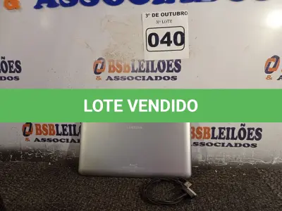LOTE 040 - 01 TABLET SAMSUNG COM CABO. (NO ESTADO) ATENÇÃO! FAZER A VISITAÇÃO ANTES DE ARREMATAR, NÃO SABEMOS SE FUNCIONA. LEILÃO NÃO TEM GARANTIA E NEM DEVOLUÇÃO, SUJEITO A POSSÍVEIS AVARIAS VISÍVEIS/OCULTAS E/OU AUSÊNCIA DE COMPONENTES.