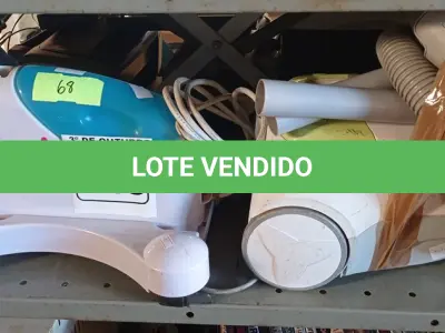LOTE 149 - 01 FERRO A VAPOR E 01 ASPIRADOR DE PÓ MARCAS E MODELOS DIVERSOS. (NO ESTADO) ATENÇÃO! FAZER A VISITAÇÃO ANTES DE ARREMATAR, NÃO SABEMOS SE FUNCIONA. LEILÃO NÃO TEM GARANTIA E NEM DEVOLUÇÃO, SUJEITO A POSSÍVEIS AVARIAS VISÍVEIS/OCULTAS E/OU AUSÊNCIA DE COMPONENTES.