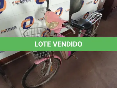 LOTE 029 - 01 BICICLETA ELÉTRICA 48V. (NO ESTADO) ATENÇÃO! FAZER A VISITAÇÃO ANTES DE ARREMATAR, NÃO SABEMOS SE FUNCIONA. LEILÃO NÃO TEM GARANTIA E NEM DEVOLUÇÃO, SUJEITO A POSSÍVEIS AVARIAS VISÍVEIS/OCULTAS E/OU AUSÊNCIA DE COMPONENTES.
