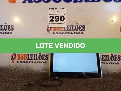 LOTE 290 - 01 TABLET SAMSUNG COM CABO. (NO ESTADO) ATENÇÃO! FAZER A VISITAÇÃO ANTES DE ARREMATAR, NÃO SABEMOS SE FUNCIONA. LEILÃO NÃO TEM GARANTIA E NEM DEVOLUÇÃO, SUJEITO A POSSÍVEIS AVARIAS VISÍVEIS/OCULTAS E/OU AUSÊNCIA DE COMPONENTES.