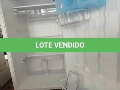LOTE 483 - 01 FRIGOBAR MARCA CÔNSUL 220V. (NO ESTADO) ATENÇÃO! FAZER A VISITAÇÃO ANTES DE ARREMATAR, NÃO SABEMOS SE FUNCIONA. LEILÃO NÃO TEM GARANTIA E NEM DEVOLUÇÃO, SUJEITO A POSSÍVEIS AVARIAS VISÍVEIS/OCULTAS E/OU AUSÊNCIA DE COMPONENTES.