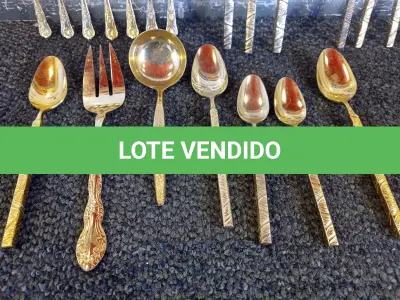 LOTE 416 - 22 PEÇAS DE TALHERES DIVERSOS EM METAL. (NO ESTADO) ATENÇÃO! FAZER A VISITAÇÃO ANTES DE ARREMATAR, NÃO SABEMOS SE FUNCIONA. LEILÃO NÃO TEM GARANTIA E NEM DEVOLUÇÃO, SUJEITO A POSSÍVEIS AVARIAS VISÍVEIS/OCULTAS E/OU AUSÊNCIA DE COMPONENTES.