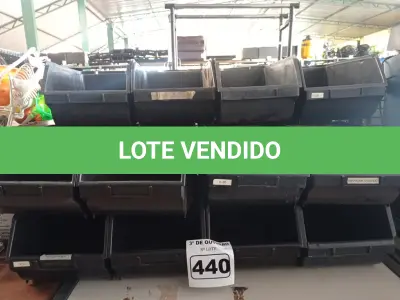 LOTE 440 - 20 CAÇAMBAS ORGANIZADORAS DE PLÁSTICO. (NO ESTADO) ATENÇÃO! FAZER A VISITAÇÃO ANTES DE ARREMATAR, NÃO SABEMOS SE FUNCIONA. LEILÃO NÃO TEM GARANTIA E NEM DEVOLUÇÃO, SUJEITO A POSSÍVEIS AVARIAS VISÍVEIS/OCULTAS E/OU AUSÊNCIA DE COMPONENTES.