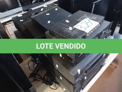 LOTE 324 - 07 APARELHOS DE DVD, 01 TOCA CD, 03 VIDEOCASSETES E 02 APARELHOS DE ÁUDIO E VÍDEO. (NO ESTADO) ATENÇÃO! FAZER A VISITAÇÃO ANTES DE ARREMATAR, NÃO SABEMOS SE FUNCIONA. LEILÃO NÃO TEM GARANTIA E NEM DEVOLUÇÃO, SUJEITO A POSSÍVEIS AVARIAS VISÍVEIS/OCULTAS E/OU AUSÊNCIA DE COMPONENTES.