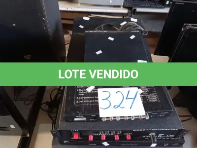 LOTE 324 - 07 APARELHOS DE DVD, 01 TOCA CD, 03 VIDEOCASSETES E 02 APARELHOS DE ÁUDIO E VÍDEO. (NO ESTADO) ATENÇÃO! FAZER A VISITAÇÃO ANTES DE ARREMATAR, NÃO SABEMOS SE FUNCIONA. LEILÃO NÃO TEM GARANTIA E NEM DEVOLUÇÃO, SUJEITO A POSSÍVEIS AVARIAS VISÍVEIS/OCULTAS E/OU AUSÊNCIA DE COMPONENTES.