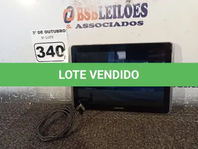 LOTE 340 - 01 TABLET SAMSUNG COM CABO. (NO ESTADO) ATENÇÃO! FAZER A VISITAÇÃO ANTES DE ARREMATAR, NÃO SABEMOS SE FUNCIONA. LEILÃO NÃO TEM GARANTIA E NEM DEVOLUÇÃO, SUJEITO A POSSÍVEIS AVARIAS VISÍVEIS/OCULTAS E/OU AUSÊNCIA DE COMPONENTES.
