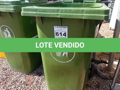 LOTE 614 - 01 CONTAINER HDPE EM-840 240L. (NO ESTADO) ATENÇÃO! FAZER A VISITAÇÃO ANTES DE ARREMATAR, NÃO SABEMOS SE FUNCIONA. LEILÃO NÃO TEM GARANTIA E NEM DEVOLUÇÃO, SUJEITO A POSSÍVEIS AVARIAS VISÍVEIS/OCULTAS E/OU AUSÊNCIA DE COMPONENTES.
