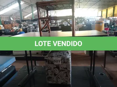 LOTE 521 - 02 MESAS DE ESCRITÓRIO, 01 PUFF E 01 MESA DE CENTRO EM BAMBU. (NO ESTADO) ATENÇÃO! FAZER A VISITAÇÃO ANTES DE ARREMATAR, NÃO SABEMOS SE FUNCIONA. LEILÃO NÃO TEM GARANTIA E NEM DEVOLUÇÃO, SUJEITO A POSSÍVEIS AVARIAS VISÍVEIS/OCULTAS E/OU AUSÊNCIA DE COMPONENTES.