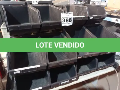 LOTE 388 - 20 CAÇAMBAS ORGANIZADORAS DE PLÁSTICO. (NO ESTADO) ATENÇÃO! FAZER A VISITAÇÃO ANTES DE ARREMATAR, NÃO SABEMOS SE FUNCIONA. LEILÃO NÃO TEM GARANTIA E NEM DEVOLUÇÃO, SUJEITO A POSSÍVEIS AVARIAS VISÍVEIS/OCULTAS E/OU AUSÊNCIA DE COMPONENTES.