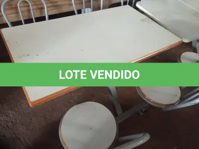 LOTE 536 - 01 MESA PARA LANCHONETE. (NO ESTADO) ATENÇÃO! FAZER A VISITAÇÃO ANTES DE ARREMATAR, NÃO SABEMOS SE FUNCIONA. LEILÃO NÃO TEM GARANTIA E NEM DEVOLUÇÃO, SUJEITO A POSSÍVEIS AVARIAS VISÍVEIS/OCULTAS E/OU AUSÊNCIA DE COMPONENTES.