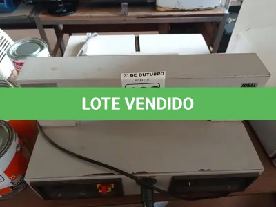 LOTE 482 - 01 GUILHOTINA DE MESA ELÉTRICA. (NO ESTADO) ATENÇÃO! FAZER A VISITAÇÃO ANTES DE ARREMATAR, NÃO SABEMOS SE FUNCIONA. LEILÃO NÃO TEM GARANTIA E NEM DEVOLUÇÃO, SUJEITO A POSSÍVEIS AVARIAS VISÍVEIS/OCULTAS E/OU AUSÊNCIA DE COMPONENTES.