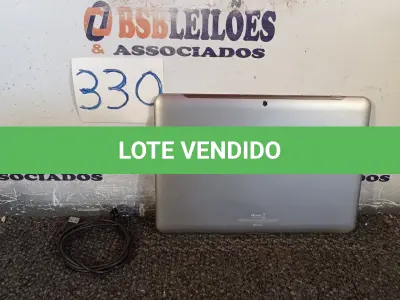 LOTE 330 - 01 TABLET SAMSUNG COM CABO. (NO ESTADO) ATENÇÃO! FAZER A VISITAÇÃO ANTES DE ARREMATAR, NÃO SABEMOS SE FUNCIONA. LEILÃO NÃO TEM GARANTIA E NEM DEVOLUÇÃO, SUJEITO A POSSÍVEIS AVARIAS VISÍVEIS/OCULTAS E/OU AUSÊNCIA DE COMPONENTES.