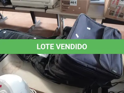 LOTE 506 - 01 BOLSA PARA VIOLÃO, 02 BOLSAS PARA NOTEBOOK E 02 BOLSAS PARA PROJETOR MULTIMIDIA. (NO ESTADO) ATENÇÃO! FAZER A VISITAÇÃO ANTES DE ARREMATAR, NÃO SABEMOS SE FUNCIONA. LEILÃO NÃO TEM GARANTIA E NEM DEVOLUÇÃO, SUJEITO A POSSÍVEIS AVARIAS VISÍVEIS/OCULTAS E/OU AUSÊNCIA DE COMPONENTES.