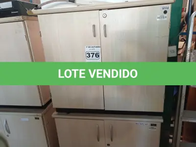 LOTE 376 - 02 ARMÁRIOS BAIXOS EM MADEIRA COM 02 PORTAS. (NO ESTADO) ATENÇÃO! FAZER A VISITAÇÃO ANTES DE ARREMATAR, NÃO SABEMOS SE FUNCIONA. LEILÃO NÃO TEM GARANTIA E NEM DEVOLUÇÃO, SUJEITO A POSSÍVEIS AVARIAS VISÍVEIS/OCULTAS E/OU AUSÊNCIA DE COMPONENTES.