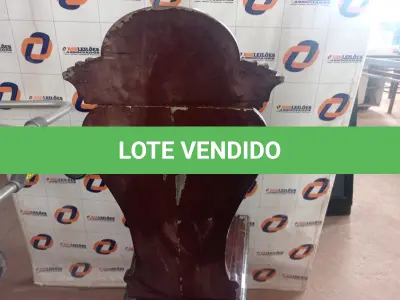 LOTE 528 - 01 CADEIRA ANTIGA EM MADEIRA. (NO ESTADO) ATENÇÃO! FAZER A VISITAÇÃO ANTES DE ARREMATAR, NÃO SABEMOS SE FUNCIONA. LEILÃO NÃO TEM GARANTIA E NEM DEVOLUÇÃO, SUJEITO A POSSÍVEIS AVARIAS VISÍVEIS/OCULTAS E/OU AUSÊNCIA DE COMPONENTES.