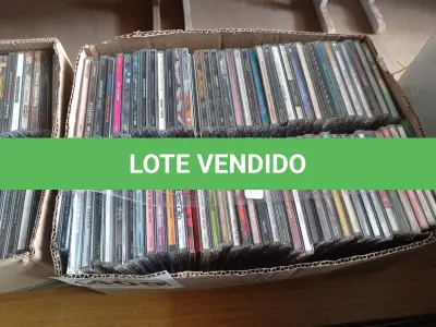 LOTE 409 - 01 LOTE COM GRANDE QUANTIDADE DE CDS TÍTULOS DIVERSOS. (NO ESTADO) ATENÇÃO! FAZER A VISITAÇÃO ANTES DE ARREMATAR, NÃO SABEMOS SE FUNCIONA. LEILÃO NÃO TEM GARANTIA E NEM DEVOLUÇÃO, SUJEITO A POSSÍVEIS AVARIAS VISÍVEIS/OCULTAS E/OU AUSÊNCIA DE COMPONENTES.