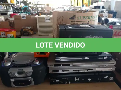 LOTE 492 - 03 APARELHOS DE SOM, 05 APARELHOS DE DVD, 01 RELÓGIO DE PONTO E VÁRIOS COOLERS MARCAS E MODELOS DIVERSOS. (NO ESTADO) ATENÇÃO! FAZER A VISITAÇÃO ANTES DE ARREMATAR, NÃO SABEMOS SE FUNCIONA. LEILÃO NÃO TEM GARANTIA E NEM DEVOLUÇÃO, SUJEITO A POSSÍVEIS AVARIAS VISÍVEIS/OCULTAS E/OU AUSÊNCIA DE COMPONENTES.