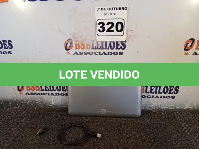LOTE 320 - 01 TABLET SAMSUNG COM CABO. (NO ESTADO) ATENÇÃO! FAZER A VISITAÇÃO ANTES DE ARREMATAR, NÃO SABEMOS SE FUNCIONA. LEILÃO NÃO TEM GARANTIA E NEM DEVOLUÇÃO, SUJEITO A POSSÍVEIS AVARIAS VISÍVEIS/OCULTAS E/OU AUSÊNCIA DE COMPONENTES.