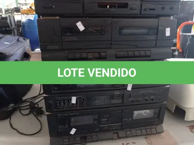 LOTE 504 - 02 APARELHOS DE SOM. (NO ESTADO) ATENÇÃO! FAZER A VISITAÇÃO ANTES DE ARREMATAR, NÃO SABEMOS SE FUNCIONA. LEILÃO NÃO TEM GARANTIA E NEM DEVOLUÇÃO, SUJEITO A POSSÍVEIS AVARIAS VISÍVEIS/OCULTAS E/OU AUSÊNCIA DE COMPONENTES.