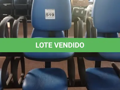 LOTE 519 - 02 LONGARINAS DE 03 LUGARES COM AVARIAS. (NO ESTADO) ATENÇÃO! FAZER A VISITAÇÃO ANTES DE ARREMATAR, NÃO SABEMOS SE FUNCIONA. LEILÃO NÃO TEM GARANTIA E NEM DEVOLUÇÃO, SUJEITO A POSSÍVEIS AVARIAS VISÍVEIS/OCULTAS E/OU AUSÊNCIA DE COMPONENTES.