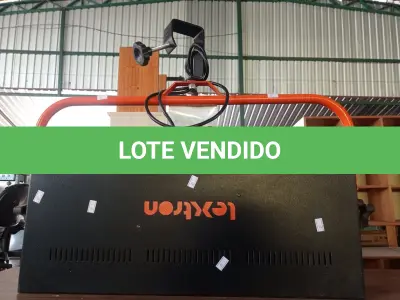 LOTE 524 - 01 LUMINÁRIA DE PALCO. (NO ESTADO) ATENÇÃO! FAZER A VISITAÇÃO ANTES DE ARREMATAR, NÃO SABEMOS SE FUNCIONA. LEILÃO NÃO TEM GARANTIA E NEM DEVOLUÇÃO, SUJEITO A POSSÍVEIS AVARIAS VISÍVEIS/OCULTAS E/OU AUSÊNCIA DE COMPONENTES.