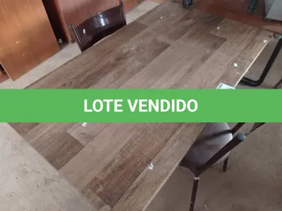 LOTE 552 - 01 MESA COM BASE DE FERRO TAMPO EM MADEIRA E 02 CADEIRAS DE FERRO COM ASSENTO ALMOFADADO. (NO ESTADO) ATENÇÃO! FAZER A VISITAÇÃO ANTES DE ARREMATAR, NÃO SABEMOS SE FUNCIONA. LEILÃO NÃO TEM GARANTIA E NEM DEVOLUÇÃO, SUJEITO A POSSÍVEIS AVARIAS VISÍVEIS/OCULTAS E/OU AUSÊNCIA DE COMPONENTES.