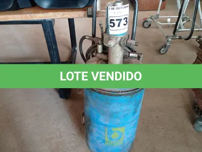 LOTE 573 - 01 GRAXEIRA PNEUMÁTICA. (NO ESTADO) ATENÇÃO! FAZER A VISITAÇÃO ANTES DE ARREMATAR, NÃO SABEMOS SE FUNCIONA. LEILÃO NÃO TEM GARANTIA E NEM DEVOLUÇÃO, SUJEITO A POSSÍVEIS AVARIAS VISÍVEIS/OCULTAS E/OU AUSÊNCIA DE COMPONENTES.
