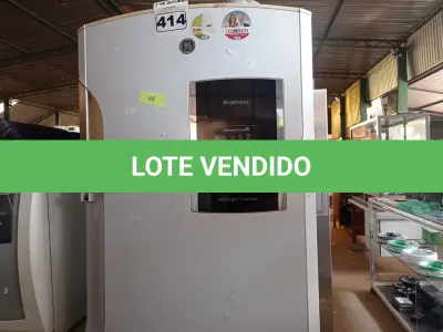 LOTE 414 - 01 GELADEIRA MARCA GE 220V. (NO ESTADO) ATENÇÃO! FAZER A VISITAÇÃO ANTES DE ARREMATAR, NÃO SABEMOS SE FUNCIONA. LEILÃO NÃO TEM GARANTIA E NEM DEVOLUÇÃO, SUJEITO A POSSÍVEIS AVARIAS VISÍVEIS/OCULTAS E/OU AUSÊNCIA DE COMPONENTES.