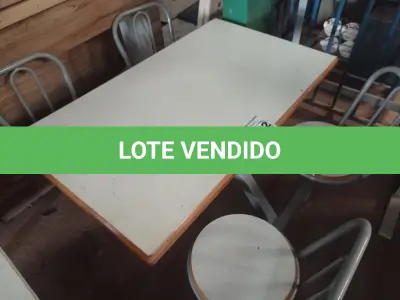 LOTE 532 - 01 MESA PARA LANCHONETE. (NO ESTADO) ATENÇÃO! FAZER A VISITAÇÃO ANTES DE ARREMATAR, NÃO SABEMOS SE FUNCIONA. LEILÃO NÃO TEM GARANTIA E NEM DEVOLUÇÃO, SUJEITO A POSSÍVEIS AVARIAS VISÍVEIS/OCULTAS E/OU AUSÊNCIA DE COMPONENTES.