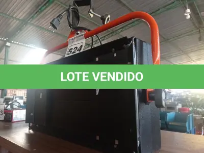 LOTE 524 - 01 LUMINÁRIA DE PALCO. (NO ESTADO) ATENÇÃO! FAZER A VISITAÇÃO ANTES DE ARREMATAR, NÃO SABEMOS SE FUNCIONA. LEILÃO NÃO TEM GARANTIA E NEM DEVOLUÇÃO, SUJEITO A POSSÍVEIS AVARIAS VISÍVEIS/OCULTAS E/OU AUSÊNCIA DE COMPONENTES.