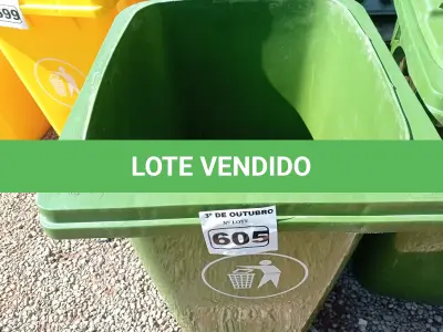 LOTE 605 - 01 CONTAINER HDPE EM-840 240L. (NO ESTADO) ATENÇÃO! FAZER A VISITAÇÃO ANTES DE ARREMATAR, NÃO SABEMOS SE FUNCIONA. LEILÃO NÃO TEM GARANTIA E NEM DEVOLUÇÃO, SUJEITO A POSSÍVEIS AVARIAS VISÍVEIS/OCULTAS E/OU AUSÊNCIA DE COMPONENTES.
