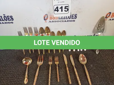 LOTE 415 - 22 PEÇAS DE TALHERES DIVERSOS EM METAL. (NO ESTADO) ATENÇÃO! FAZER A VISITAÇÃO ANTES DE ARREMATAR, NÃO SABEMOS SE FUNCIONA. LEILÃO NÃO TEM GARANTIA E NEM DEVOLUÇÃO, SUJEITO A POSSÍVEIS AVARIAS VISÍVEIS/OCULTAS E/OU AUSÊNCIA DE COMPONENTES.