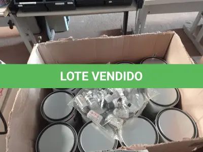 LOTE 443 - 12 LATAS DE COLA PLÁSTICA ANJO. (NO ESTADO) ATENÇÃO! FAZER A VISITAÇÃO ANTES DE ARREMATAR, NÃO SABEMOS SE FUNCIONA. LEILÃO NÃO TEM GARANTIA E NEM DEVOLUÇÃO, SUJEITO A POSSÍVEIS AVARIAS VISÍVEIS/OCULTAS E/OU AUSÊNCIA DE COMPONENTES.