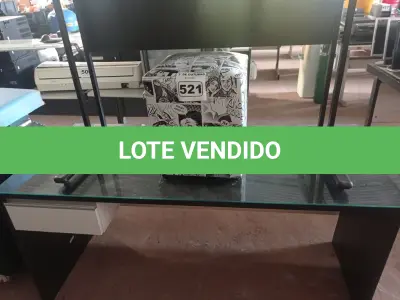 LOTE 521 - 02 MESAS DE ESCRITÓRIO, 01 PUFF E 01 MESA DE CENTRO EM BAMBU. (NO ESTADO) ATENÇÃO! FAZER A VISITAÇÃO ANTES DE ARREMATAR, NÃO SABEMOS SE FUNCIONA. LEILÃO NÃO TEM GARANTIA E NEM DEVOLUÇÃO, SUJEITO A POSSÍVEIS AVARIAS VISÍVEIS/OCULTAS E/OU AUSÊNCIA DE COMPONENTES.