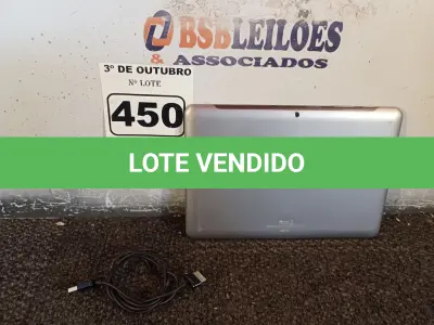 LOTE 450 - 01 TABLET SAMSUNG COM CABO. (NO ESTADO) ATENÇÃO! FAZER A VISITAÇÃO ANTES DE ARREMATAR, NÃO SABEMOS SE FUNCIONA. LEILÃO NÃO TEM GARANTIA E NEM DEVOLUÇÃO, SUJEITO A POSSÍVEIS AVARIAS VISÍVEIS/OCULTAS E/OU AUSÊNCIA DE COMPONENTES.