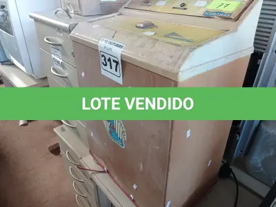 LOTE 317 - 01 SAUNA SOBRAMAR. (NO ESTADO) ATENÇÃO! FAZER A VISITAÇÃO ANTES DE ARREMATAR, NÃO SABEMOS SE FUNCIONA. LEILÃO NÃO TEM GARANTIA E NEM DEVOLUÇÃO, SUJEITO A POSSÍVEIS AVARIAS VISÍVEIS/OCULTAS E/OU AUSÊNCIA DE COMPONENTES.