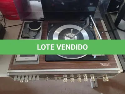 LOTE 334 - 01 APARELHO DE SOM 3X1 VINTAGE PANASONIC SENDO RADIO/CASSETE/TOCA DISCOS. (NO ESTADO) ATENÇÃO! FAZER A VISITAÇÃO ANTES DE ARREMATAR, NÃO SABEMOS SE FUNCIONA. LEILÃO NÃO TEM GARANTIA E NEM DEVOLUÇÃO, SUJEITO A POSSÍVEIS AVARIAS VISÍVEIS/OCULTAS E/OU AUSÊNCIA DE COMPONENTES.