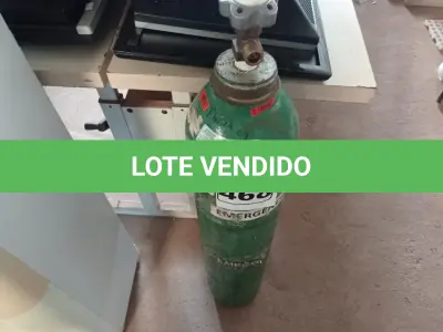 LOTE 468 - 01 CILINDRO DE OXIGÊNIO MEDICINAL 15.0L 22.4 KG. (NO ESTADO) ATENÇÃO! FAZER A VISITAÇÃO ANTES DE ARREMATAR, NÃO SABEMOS SE FUNCIONA. LEILÃO NÃO TEM GARANTIA E NEM DEVOLUÇÃO, SUJEITO A POSSÍVEIS AVARIAS VISÍVEIS/OCULTAS E/OU AUSÊNCIA DE COMPONENTES.