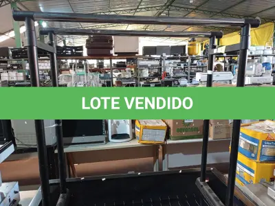 LOTE 391 - 01 TV DE PLASMA PANASONIC 50” POL E 01 EXPOSITOR. (NO ESTADO) ATENÇÃO! FAZER A VISITAÇÃO ANTES DE ARREMATAR, NÃO SABEMOS SE FUNCIONA. LEILÃO NÃO TEM GARANTIA E NEM DEVOLUÇÃO, SUJEITO A POSSÍVEIS AVARIAS VISÍVEIS/OCULTAS E/OU AUSÊNCIA DE COMPONENTES.