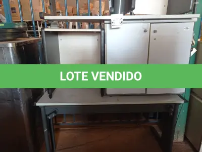 LOTE 456 - 01 ARMÁRIO BAIXO COM 02 PORTAS, 02 MESAS E 02 BALCÕES BAIXOS. (NO ESTADO) ATENÇÃO! FAZER A VISITAÇÃO ANTES DE ARREMATAR, NÃO SABEMOS SE FUNCIONA. LEILÃO NÃO TEM GARANTIA E NEM DEVOLUÇÃO, SUJEITO A POSSÍVEIS AVARIAS VISÍVEIS/OCULTAS E/OU AUSÊNCIA DE COMPONENTES.