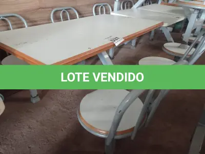 LOTE 537 - 01 MESA PARA LANCHONETE. (NO ESTADO) ATENÇÃO! FAZER A VISITAÇÃO ANTES DE ARREMATAR, NÃO SABEMOS SE FUNCIONA. LEILÃO NÃO TEM GARANTIA E NEM DEVOLUÇÃO, SUJEITO A POSSÍVEIS AVARIAS VISÍVEIS/OCULTAS E/OU AUSÊNCIA DE COMPONENTES.