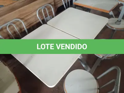 LOTE 538 - 01 MESA PARA LANCHONETE. (NO ESTADO) ATENÇÃO! FAZER A VISITAÇÃO ANTES DE ARREMATAR, NÃO SABEMOS SE FUNCIONA. LEILÃO NÃO TEM GARANTIA E NEM DEVOLUÇÃO, SUJEITO A POSSÍVEIS AVARIAS VISÍVEIS/OCULTAS E/OU AUSÊNCIA DE COMPONENTES.